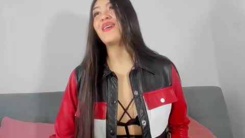 Snapshot of sweet_sophie_7 chatting on January 2025 03:58:01 PM sweet_sophie_7 online show from January 2025 03:58:01 PM