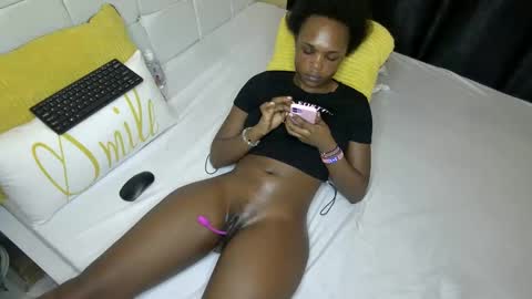 Snapshot of sweet_spoon chatting on December 2024 08:04:02 PM Nina online show from December 2024 08:04:02 PM