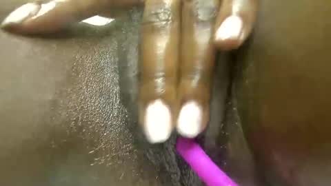 Snapshot of sweet_spoon chatting on January 2025 09:47:02 PM Nina online show from January 2025 09:47:02 PM