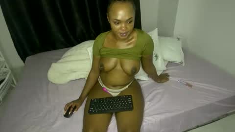 Snapshot of sweet_spoon chatting on January 2026 06:55:02 PM Nina online show from January 2026 06:55:02 PM