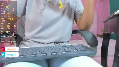 Snapshot of sweet_starxx chatting on June 2026 08:36:02 PM Yeileen online show from June 2026 08:36:02 PM