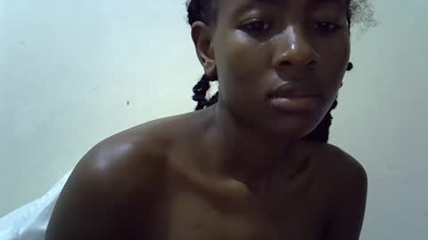Snapshot of sweet_vee1 chatting on May 2026 02:11:01 PM Princess vee online show from May 2026 02:11:01 PM