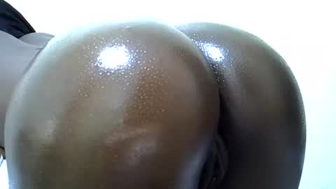 Snapshot of sweet_vee1 chatting on June 2026 02:44:02 AM Princess vee online show from June 2026 02:44:02 AM
