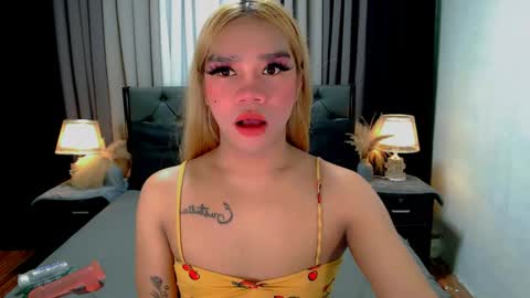 Snapshot of sweet_zoey12 chatting on April 2026 09:56:01 AM bea takashi online show from April 2026 09:56:01 AM