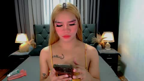 Snapshot of sweet_zoey12 chatting on April 2026 09:40:02 AM bea takashi online show from April 2026 09:40:02 AM