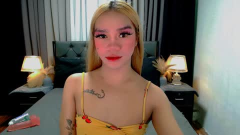 Snapshot of sweet_zoey12 chatting on April 2026 09:37:02 AM bea takashi online show from April 2026 09:37:02 AM