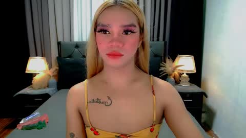 Snapshot of sweet_zoey12 chatting on May 2026 09:25:01 AM bea takashi online show from May 2026 09:25:01 AM