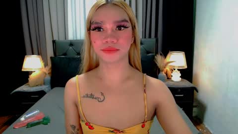 Snapshot of sweet_zoey12 chatting on May 2026 09:39:02 AM bea takashi online show from May 2026 09:39:02 AM