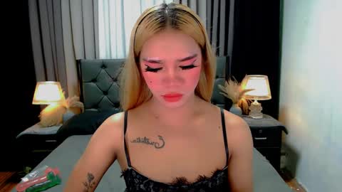 Snapshot of sweet_zoey12 chatting on May 2026 09:48:02 AM bea takashi online show from May 2026 09:48:02 AM