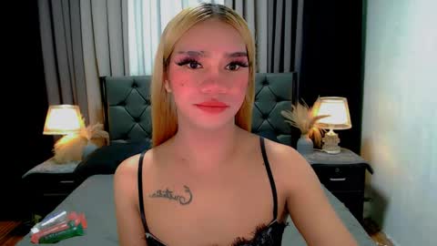 Snapshot of sweet_zoey12 chatting on May 2026 04:04:02 PM bea takashi online show from May 2026 04:04:02 PM