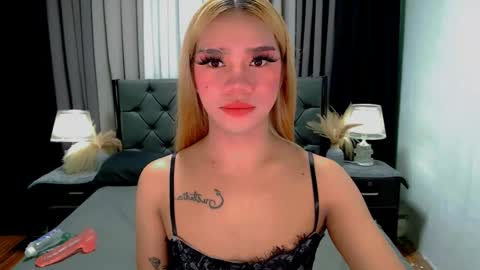 Snapshot of sweet_zoey12 chatting on May 2026 10:23:02 AM bea takashi online show from May 2026 10:23:02 AM
