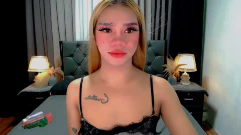 Snapshot of sweet_zoey12 chatting on May 2026 09:15:02 AM bea takashi online show from May 2026 09:15:02 AM