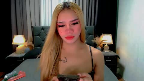 Snapshot of sweet_zoey12 chatting on May 2026 09:15:01 AM bea takashi online show from May 2026 09:15:01 AM