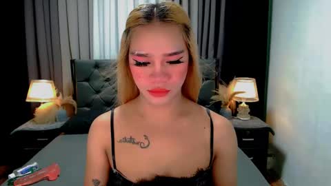 Snapshot of sweet_zoey12 chatting on May 2026 09:38:02 AM bea takashi online show from May 2026 09:38:02 AM
