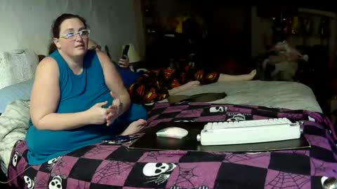 Snapshot of sweetandsour69 chatting on February 2026 04:05:02 AM DJ M 489 Babygirl F 37 online show from February 2026 04:05:02 AM