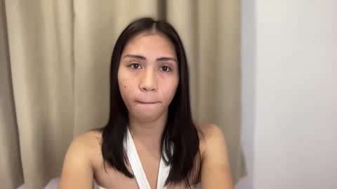 Snapshot of sweetasiancolleen chatting on May 2026 08:17:02 PM colleen online show from May 2026 08:17:02 PM