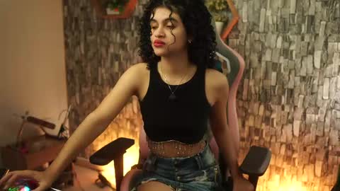Snapshot of sweetbonii chatting on June 2026 06:03:02 PM Salom independent model online show from June 2026 06:03:02 PM