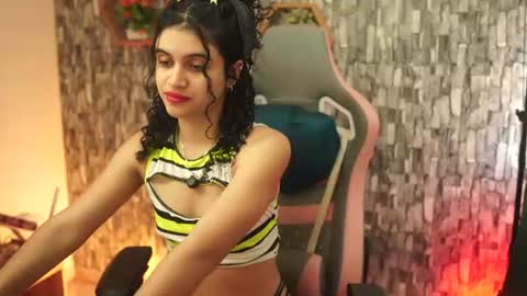 Snapshot of sweetbonii chatting on July 2026 08:26:02 PM Salom independent model online show from July 2026 08:26:02 PM