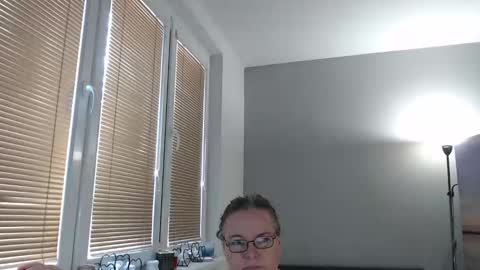 Sweetboobs85h online show from October 2025 08:33:01 AM