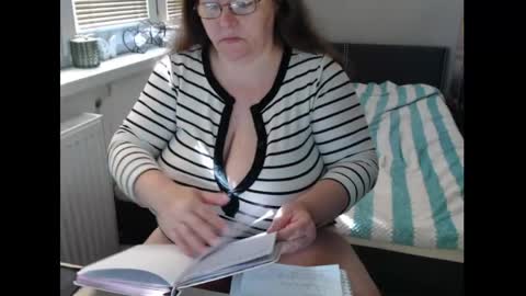 Snapshot of sweetboobs85h chatting on May 2026 08:10:02 AM Sweetboobs85h online show from May 2026 08:10:02 AM