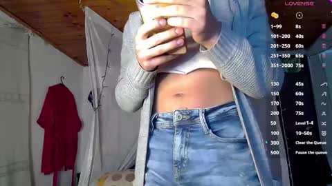 Snapshot of sweetc4meron chatting on January 2025 01:35:01 AM Cameron Alejandro online show from January 2025 01:35:01 AM