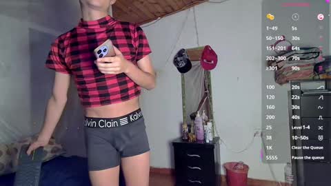 Snapshot of sweetc4meron chatting on January 2025 04:36:01 AM Cameron Alejandro online show from January 2025 04:36:01 AM