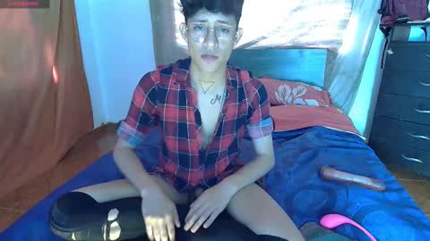 Snapshot of sweetc4meron chatting on September 2025 06:02:01 PM Cameron Alejandro online show from September 2025 06:02:01 PM