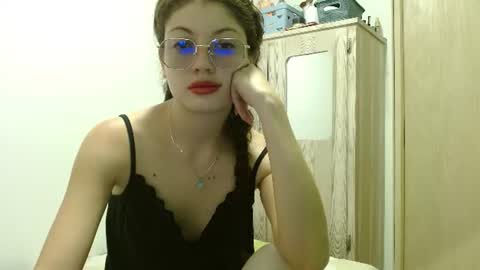 Snapshot of sweetcalm_ chatting on July 2026 04:05:02 AM sweetcalm_ online show from July 2026 04:05:02 AM