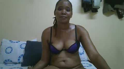 Snapshot of sweetcamgal chatting on December 2024 10:35:02 AM sweetcamgal online show from December 2024 10:35:02 AM
