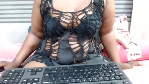 queen online show from February 2026 12:07:01 AM