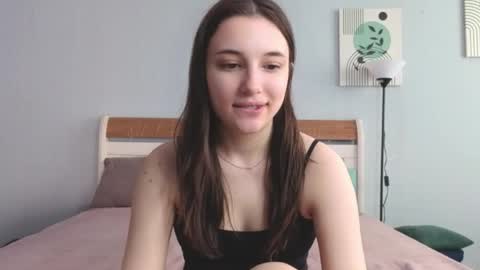 Snapshot of sweetcats_meow chatting on June 2026 12:11:01 PM Eva and Cherry online show from June 2026 12:11:01 PM