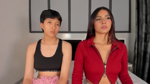 Eva Short hair girl  - Victoria Long red hair online show from November 2025 11:40:01 PM