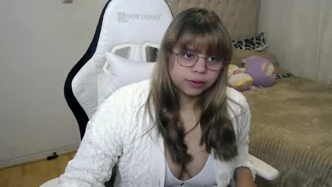 Snapshot of sweetcristalh chatting on June 2026 02:04:01 PM Cristal online show from June 2026 02:04:01 PM