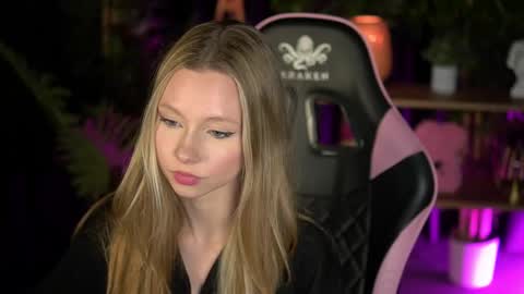 Snapshot of sweetdaisy_me chatting on February 2026 03:41:02 PM Lina online show from February 2026 03:41:02 PM