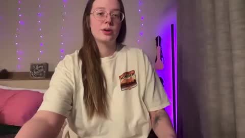 Delilah Samson online show from December 2024 04:09:02 AM