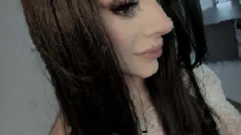 Bella online show from March 2026 10:47:02 PM