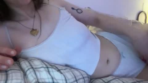 Snapshot of sweetgirl7000 chatting on February 2026 03:43:01 PM sweetgirl7000 online show from February 2026 03:43:01 PM