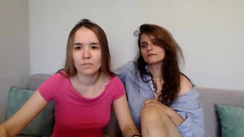 Snapshot of sweetharts69 chatting on June 2026 09:59:01 AM Alina and Mia online show from June 2026 09:59:01 AM