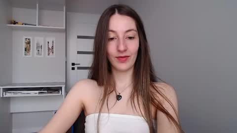 Emma  online show from May 2026 07:38:01 AM