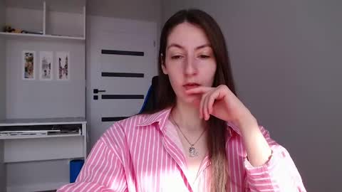 Emma  online show from May 2026 07:24:02 AM
