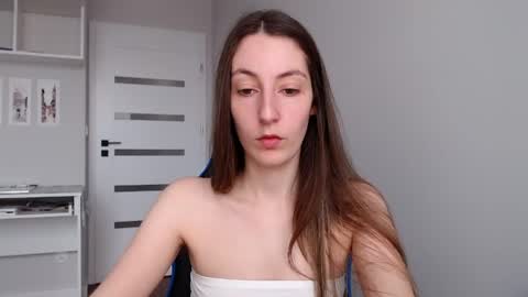Emma  online show from May 2026 09:38:01 AM