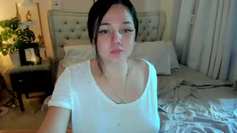 Snapshot of sweethoney369 chatting on June 2026 01:30:02 AM Layla online show from June 2026 01:30:02 AM