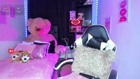 Snapshot of sweetie_lena_ chatting on June 2026 03:44:01 AM online show from June 2026 03:44:01 AM