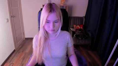 Mia online show from February 2026 03:19:02 PM