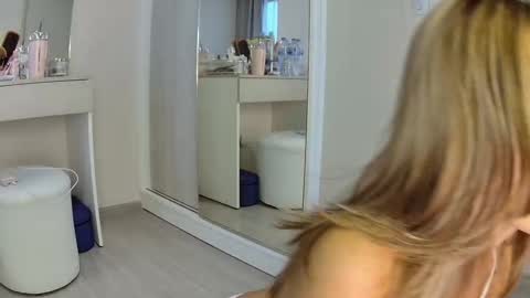 Snapshot of sweetie_natasha chatting on September 2025 11:21:01 PM Sweetie Natasha online show from September 2025 11:21:01 PM