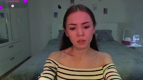 Snapshot of sweetieee_kira chatting on June 2026 09:14:01 AM sweetieee_kira online show from June 2026 09:14:01 AM