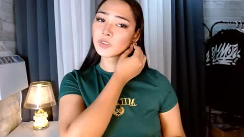 sweetiefox1 online show from September 2025 12:55:01 AM