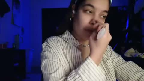 Snapshot of sweetieslikebutter chatting on June 2026 04:39:02 AM Blu Sweets online show from June 2026 04:39:02 AM