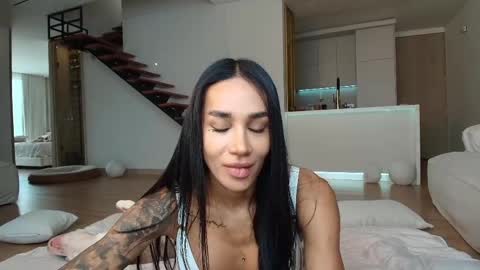 Laura Saenz  Geminis online show from May 2026 03:30:02 PM