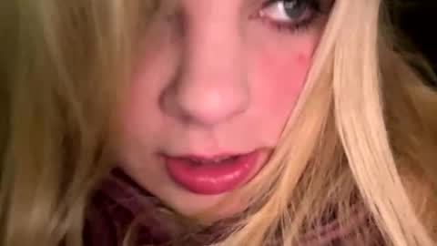 Snapshot of sweetlisa92 chatting on April 2026 10:01:02 PM Lisa online show from April 2026 10:01:02 PM